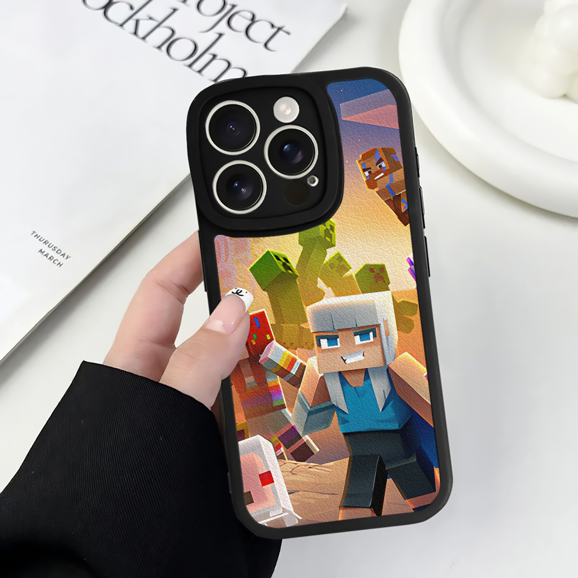 （画像用） マインクラフト ブロックの世界 Minecraft MC Block world 【iPhone 16シリーズ対応】シリコンスマホケース（レザー調） 材質：シリコン